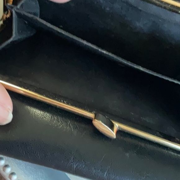 VINTAGE BLACK SOFT LEATHER SNAP CLOSURE WALLET 5.5” x 4.5” - Picture 9 of 10